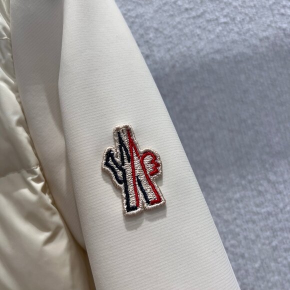 Moncler Grenoble Lamoura hooded buttoned jacket - Picture 10 of 11